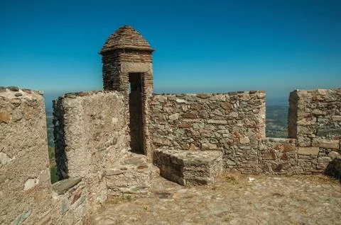 Watchtower made of bricks and wall at the Marvao Castle Foto stock