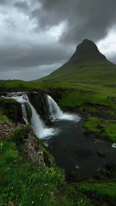 Water and mountain 스톡 동영상 332153239