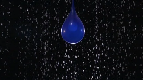 Water Balloon Explosion in slow motion Stockbeeldmateriaal 91686679