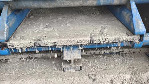 Water-Based Mud Sweep Over Shale Shakers at Shaker House Area 스톡 동영상 337800831