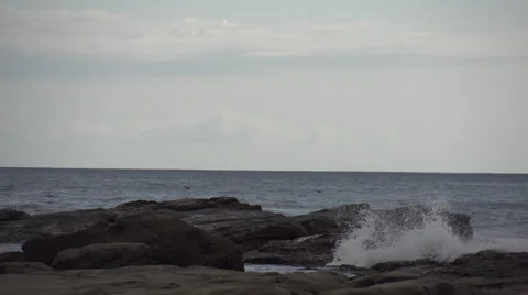 Water breaks on rocks, slow motion Video stock 52515255