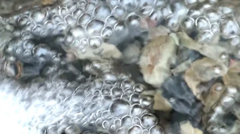 Water bubbles over stones Video stock 39277255