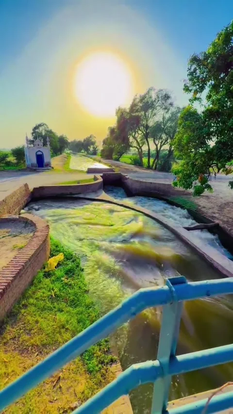 Water Canal Gate Control System in Rural. Vídeos de archivo 336572286