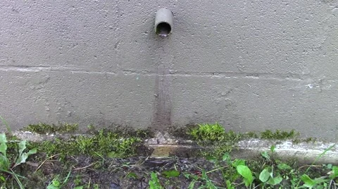 Water dripping Видео 53368937