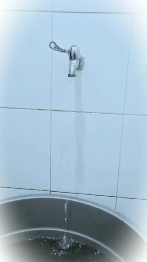 Water dripping Stock Footage 221326732