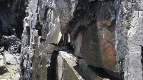 Water dripping off rocks 스톡 동영상 48365911