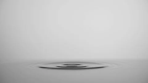 Water drop drips to liquid surface full hd slow-motion video nature close up Vidéo 83100442