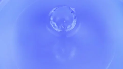 Water drop in slow motion close up Video stock 42012456