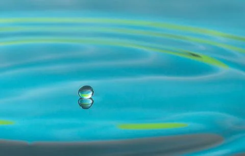 Water drop splash impact Foto stock