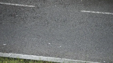 Water drops fall and break Vidéo 290463213