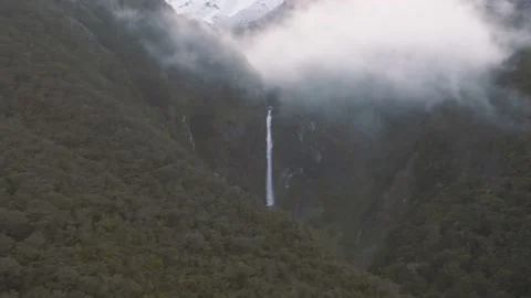 Water fall arthur pass Stockbeeldmateriaal 145852002