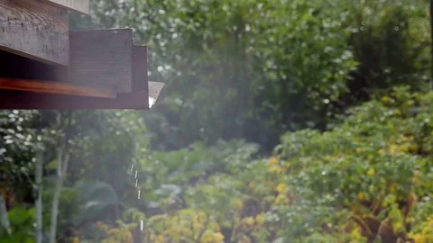 Water falls down with drops Stock-Footage 80155176