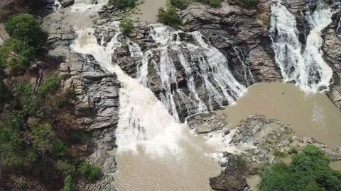 Water falls Vídeos de archivo 131845439