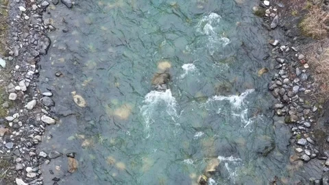 Water flow in mountain river, top view 库存影片 321746104