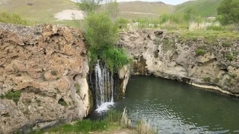 Water flowing aerial view Vídeo Stock 242313523