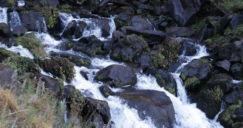Water flowing between rocks on small river from La Fragua waterfall 스톡 동영상 92022977
