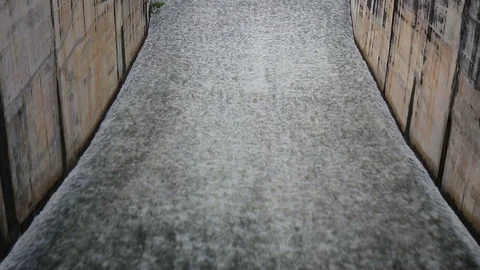 Water flowing from a dam Video stock 101050069