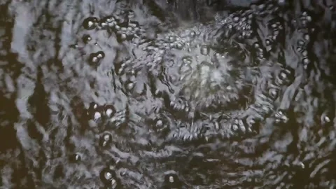 Water Flowing Down a Drain Pipe. Vídeos de archivo 329104142