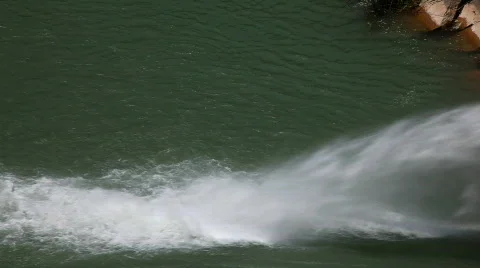 Water flowing 库存影片 761916