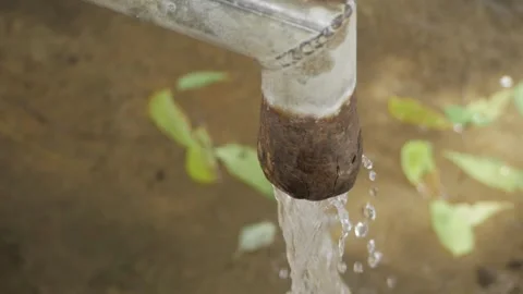 Water Flowing from Hand Pump in India Video stock 320933763