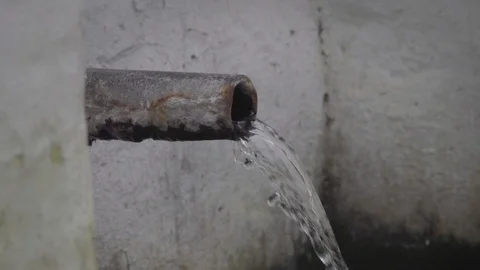 Water flowing from the mountain 스톡 동영상 98401627