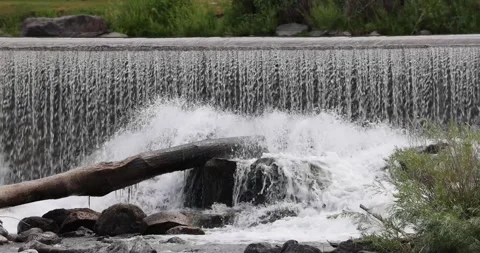 Water flowing over rocks on a river 库存影片 247228350