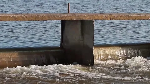 Water flowing through dam Video stock 42929554