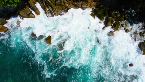 Water flowing into the water	 Video stock 204922945
