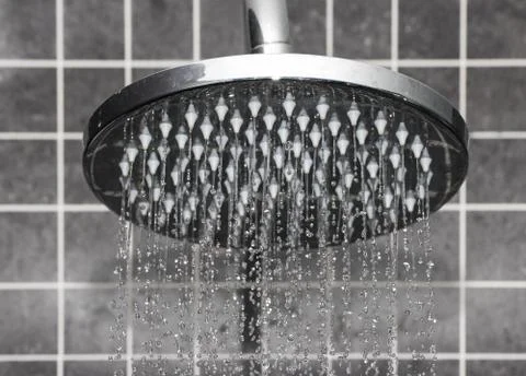Water flows from the shower, close up. Foto stock