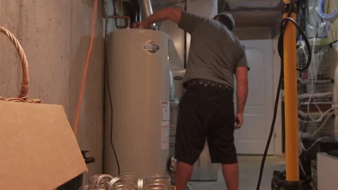Water heater installation 2 Vidéo 83108930