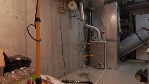 Water heater installation 3 库存影片 83109036