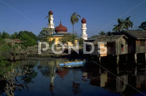 Water House Moat Temple Palm Trees Stilts Muslim