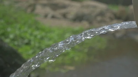 Water jet in slow motion 库存影片 90459318