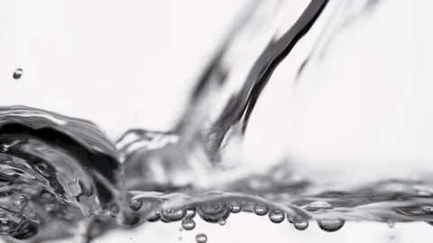 Water level bubbles Stock-Footage 105065669