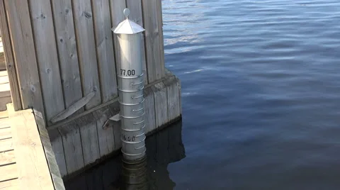 The water level. The column labeled. 4K. Vídeos de archivo 40338177