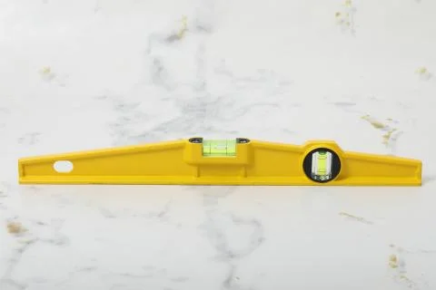 Water level yellow bubble tool for carpenter Foto stock