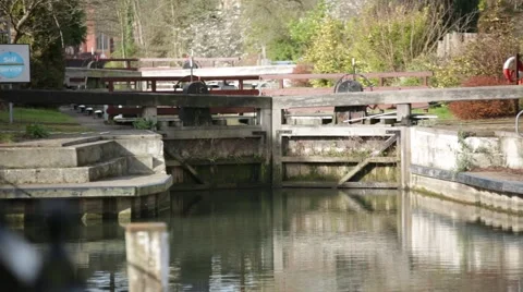 Water lock on river thames (best) Stock Footage 48485931