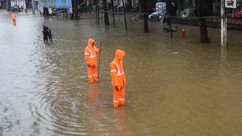 Water logging at ow lying area Parel Stock-Footage 115635808