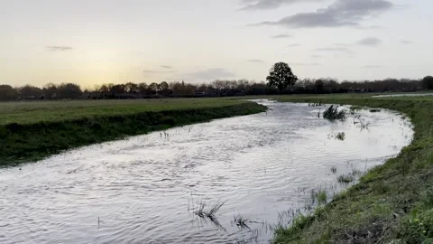Water moving in heavy wind Video stock 255716519