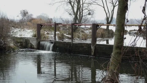 Water overflows over the dam. Stock-Footage 146372990
