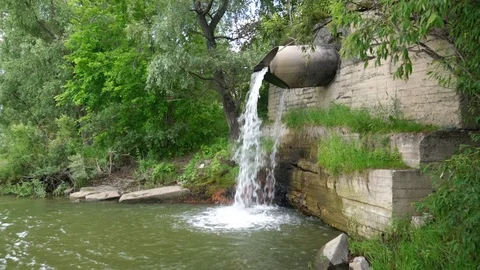 Water from the pipe 스톡 동영상 112952210