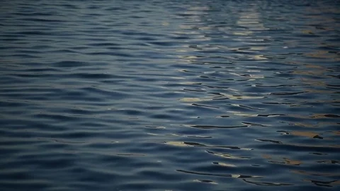 Water Rippling in Slow Motion Vídeo Stock 76190608