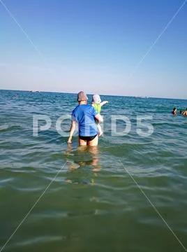 Water sea sky horizon over Clear leisure activity beauty in Nature day holding Stock Photos