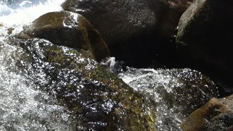 Water sharpens a stone Video stock 121148622