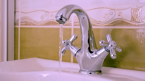 Water shutdown Stockbeeldmateriaal 104847733