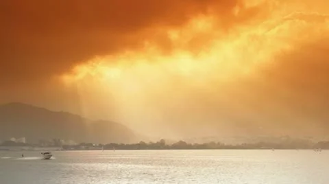 Water skiing on sunset. 库存影片 12352118