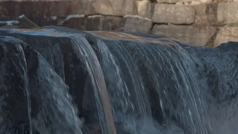 Water in slow motion. Colour graded 库存影片 127079953