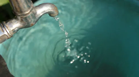 Water Spicket 2 Video stock 33720717
