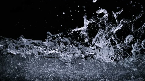 Water Splash on Black Background Vidéo 137775690