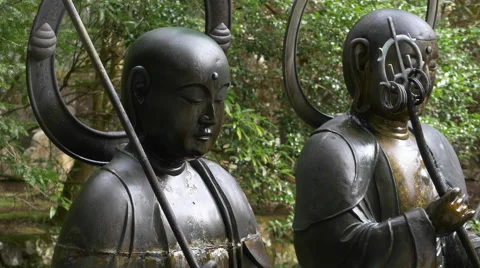 Water Splashed on Buddha Statues in Koyasan, Japan Vídeo Stock 45618028